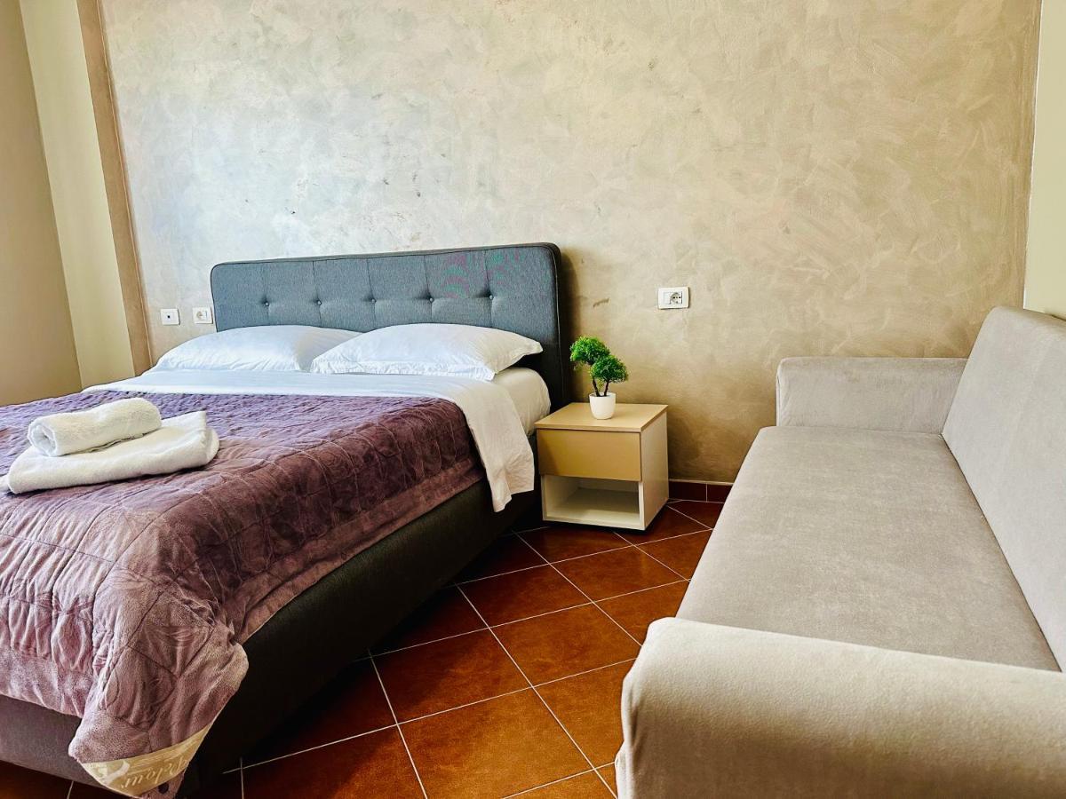 Family Suite Residence Vlore Exterior photo